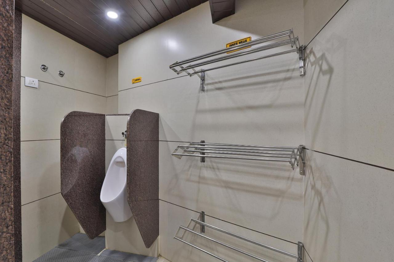 Rest Inn Dormitory فَدودارا المظهر الخارجي الصورة