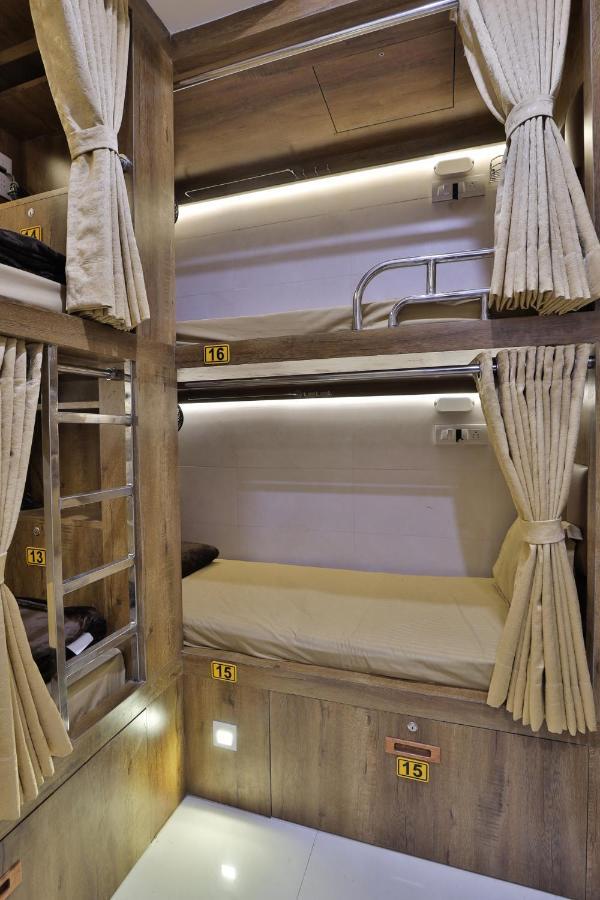 Rest Inn Dormitory فَدودارا المظهر الخارجي الصورة