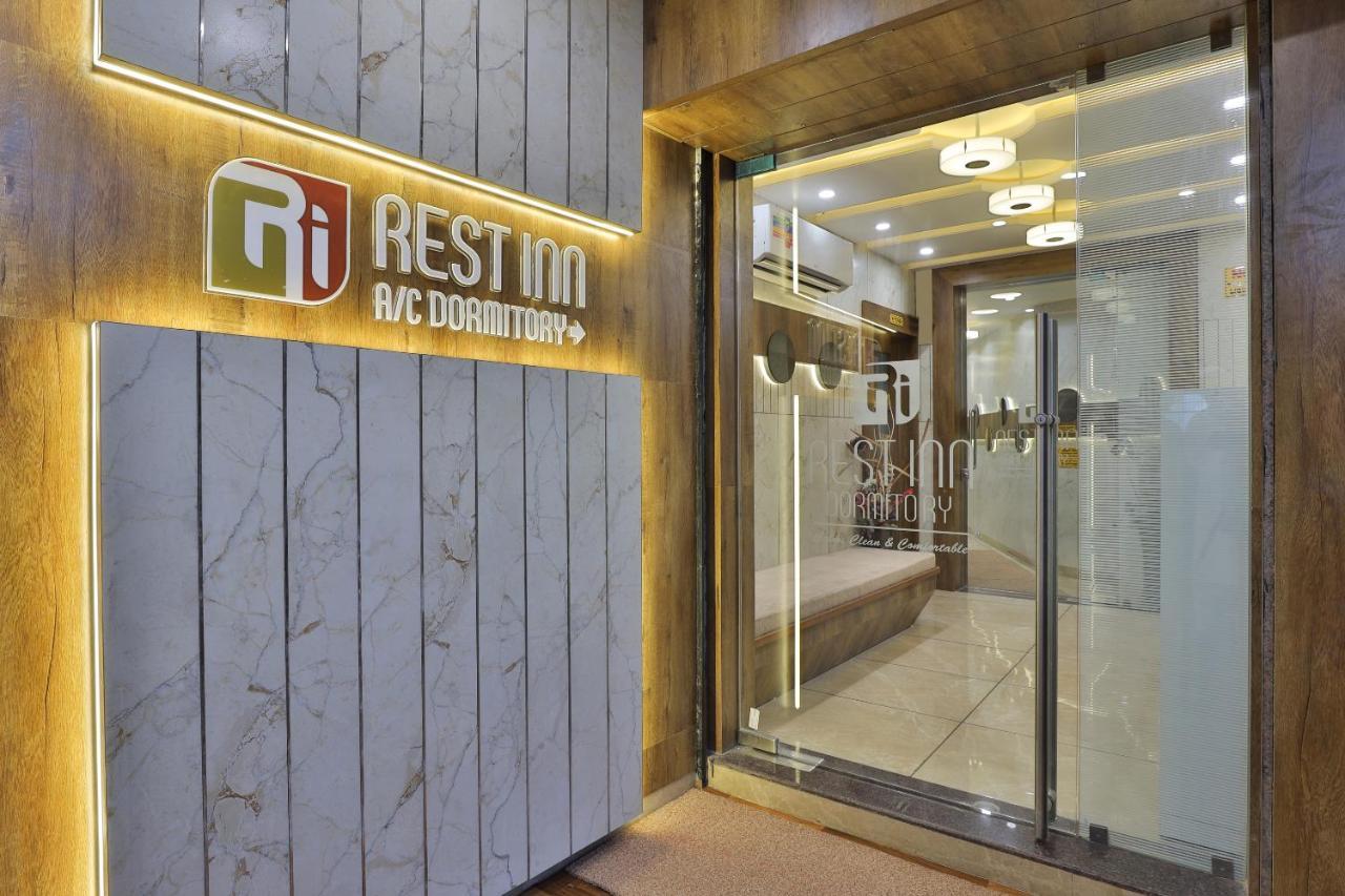 Rest Inn Dormitory فَدودارا المظهر الخارجي الصورة